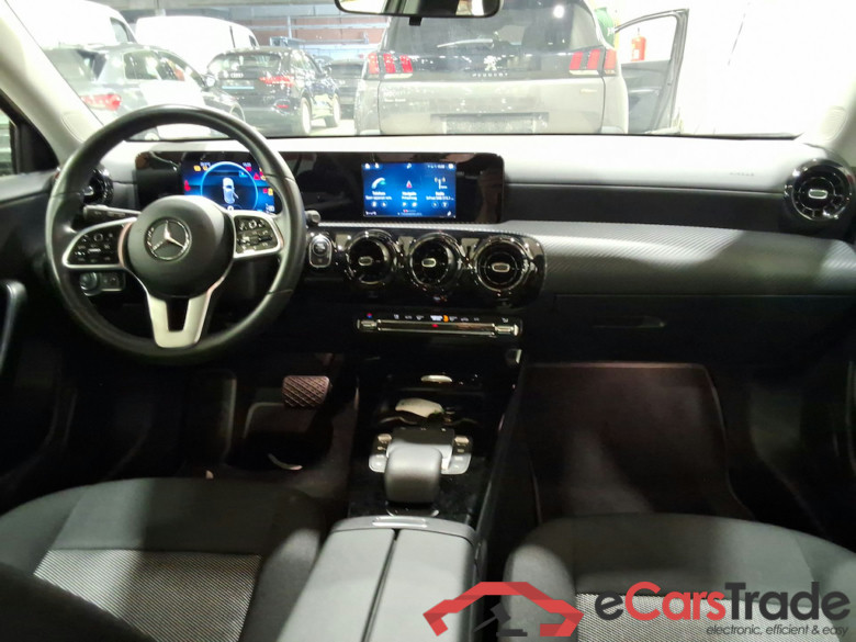 MERCEDES-BENZ A-CLASS 1.3 A 180 ESSENTIAL LINE DCT #6