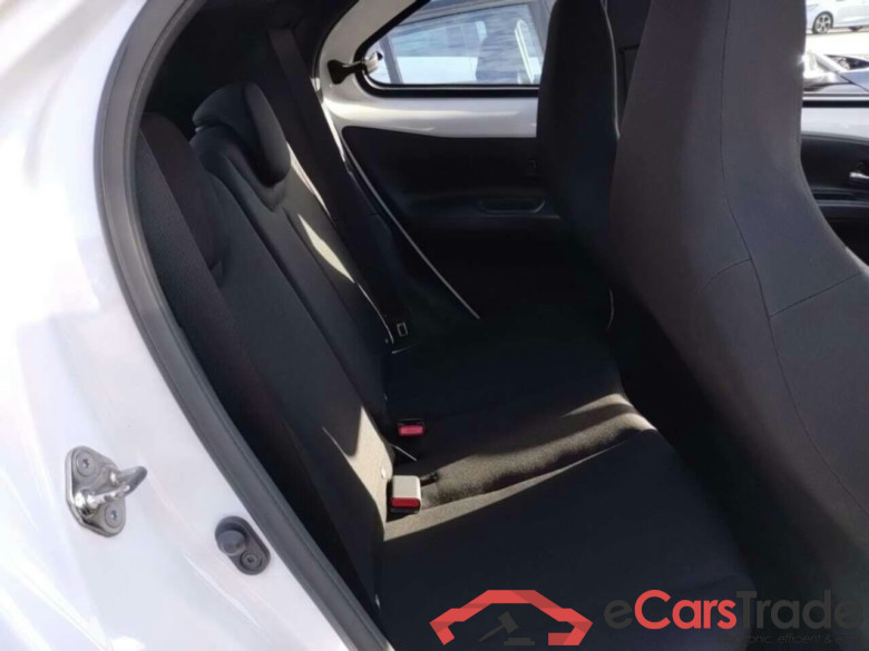 TOYOTA Aygo X 1.0 VVT-i MT Play #5
