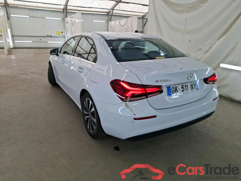 MERCEDES-BENZ Classe A Berline / 2018 / 4P / Berline A 200 d Business Line 8G-DCT #2
