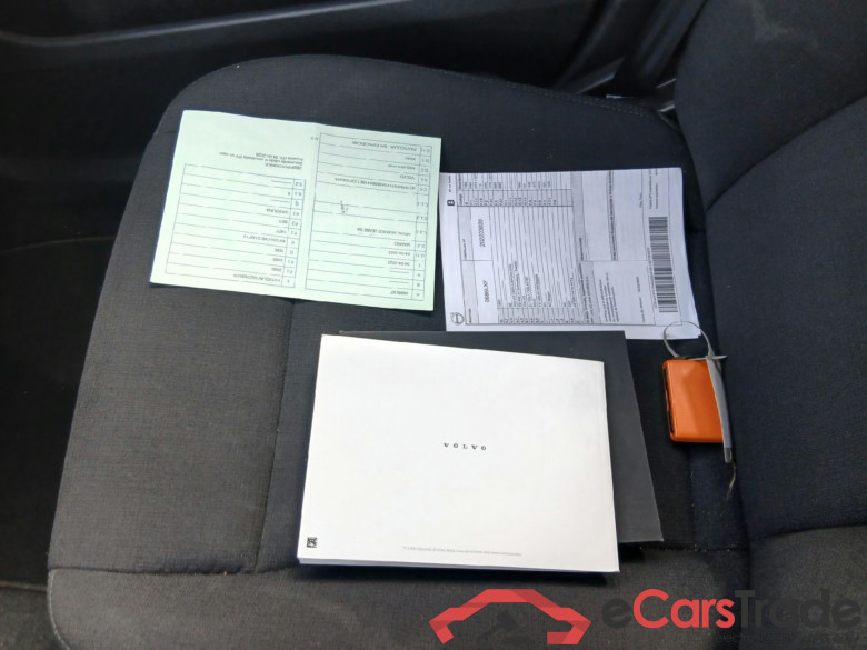VOLVO XC40 / 2017 / 5P / todoterreno 1.5 T2 Momentum Core #5