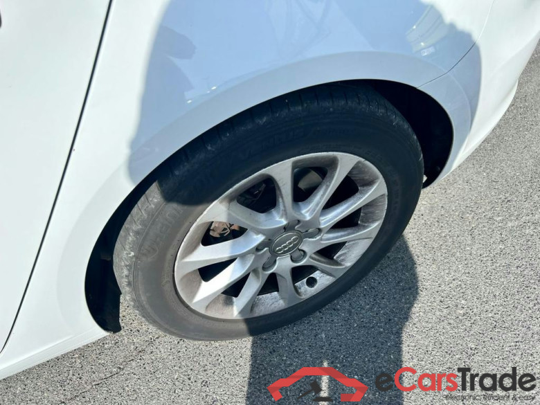 AUDI A3 Sportback Sportback 1.6 TDi Attraction #4