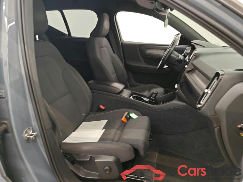 Volvo XC40 Recharge Pure Electric Plus 5d #3