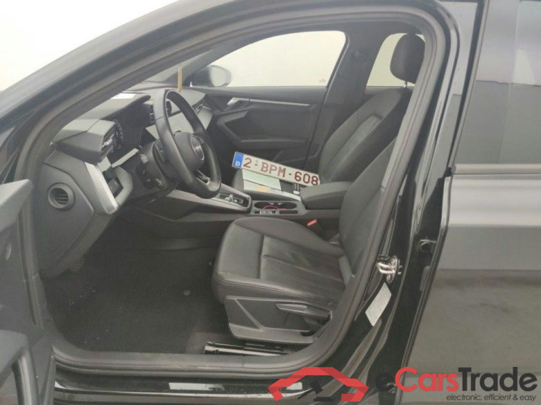 Audi A3 Sportback 2.0 30 TDi 85kW S tronic Attraction B.E. 5d #3