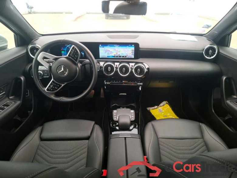MERCEDES-BENZ Classe A Compact / 2018 / 5P / Berline A 250 e Business Line 8G-DCT #5