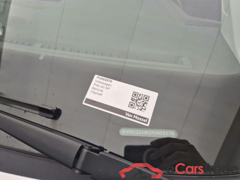 VOLKSWAGEN POLO 1.0 TSI Life Bns #4