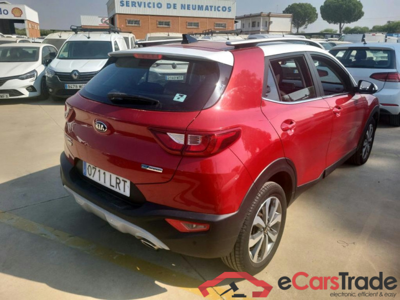 KIA Stonic / 2017 / 5P / todoterreno 1.0 T-GDi 74kW (100CV) MHEV iMT Drive #2