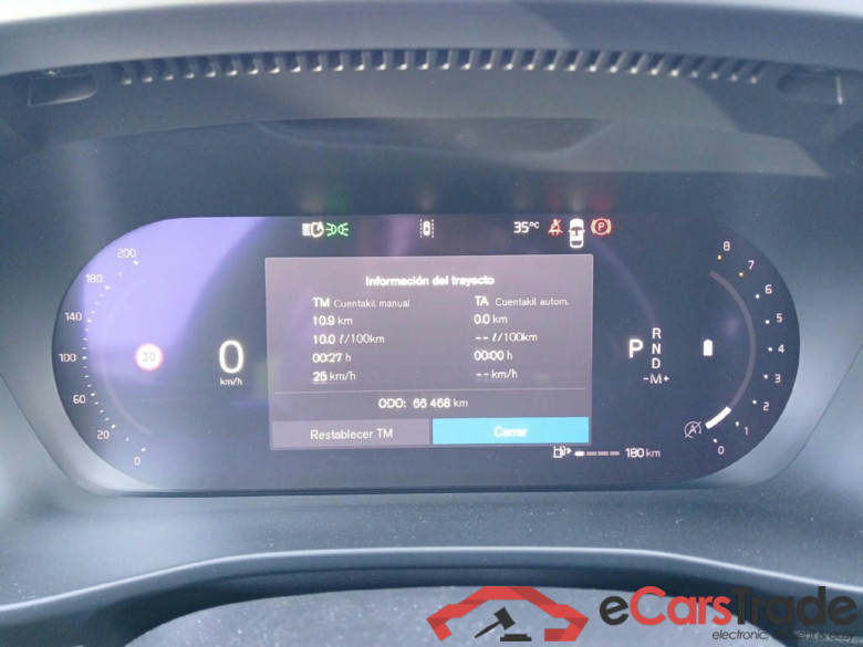 VOLVO XC40 / 2021 / 5P / todoterreno 2.0 B3 G Core Auto #4