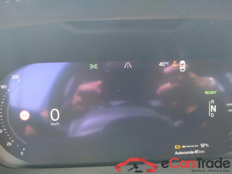 VOLVO XC40 / 2021 / 5P / todoterreno Recharge Twin Eléctrico Plus Auto AWD #4