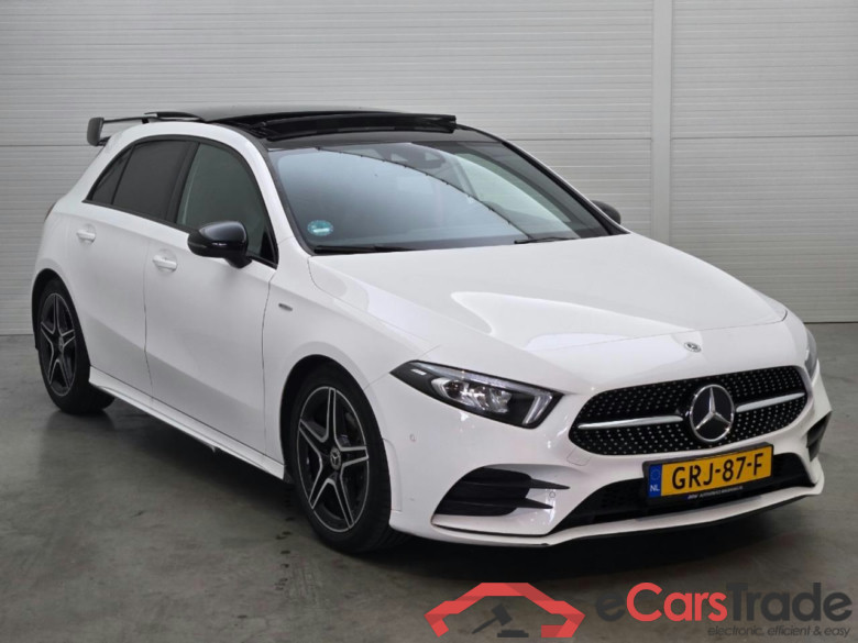 MERCEDES-BENZ A-KLASSE 200 Premium #2