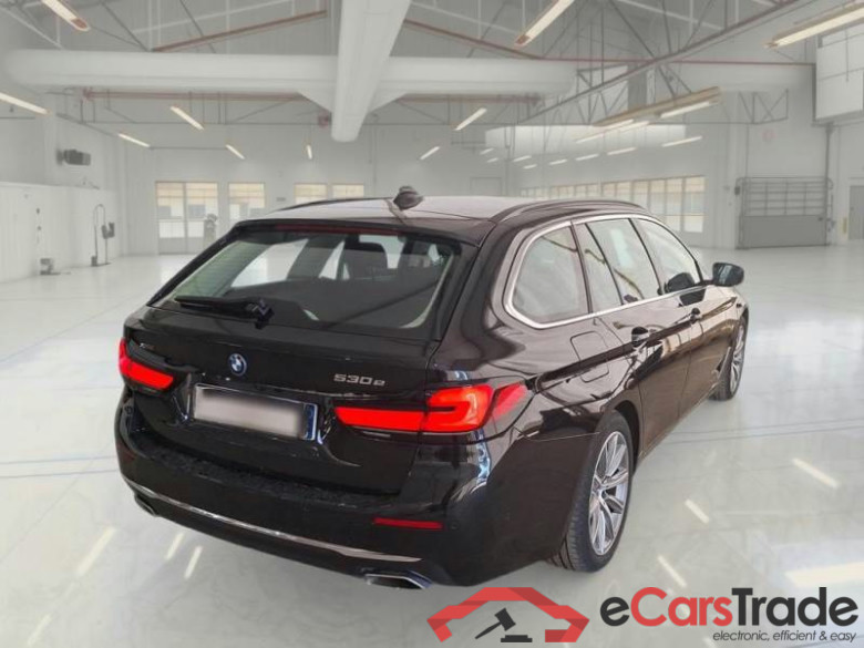 BMW SERIE 5 / 2020 / 5P / STATION WAGON 530E XDRIVE LUXURY AUTO TOURING #2