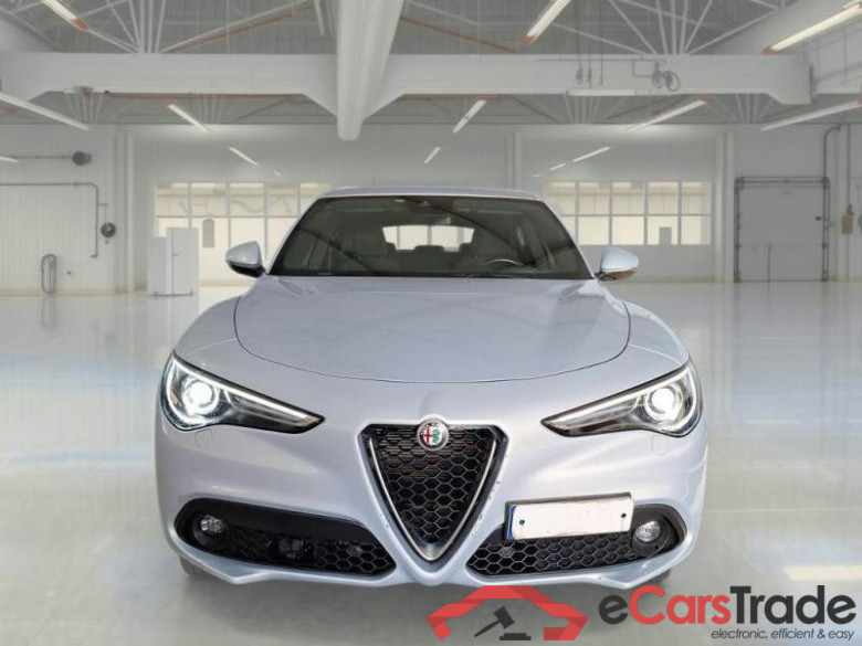 ALFA ROMEO STELVIO / 2017 / 5P / SUV 2.2 TD 190 CV SUPER BUSINESS AT8 Q4 #5
