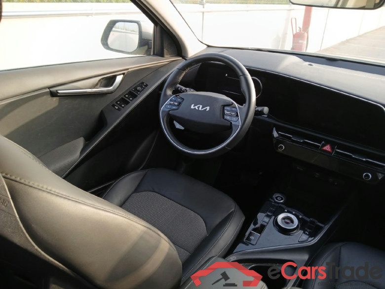 KIA e-Niro / 2022 / 5P / crossover e-Niro 150kW (204CV) Drive (Long Range) #3
