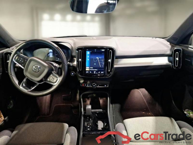 VOLVO XC40 / 2021 / 5P / SUV T4 Recharge Plug-in auto Plus Bright #3