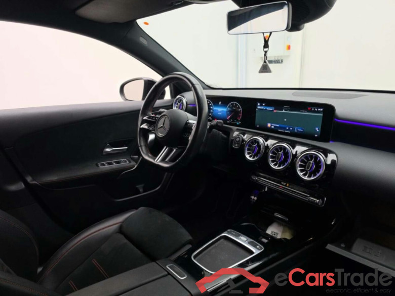 MERCEDES-BENZ A-klasse 180 AMG Line AUT. #3
