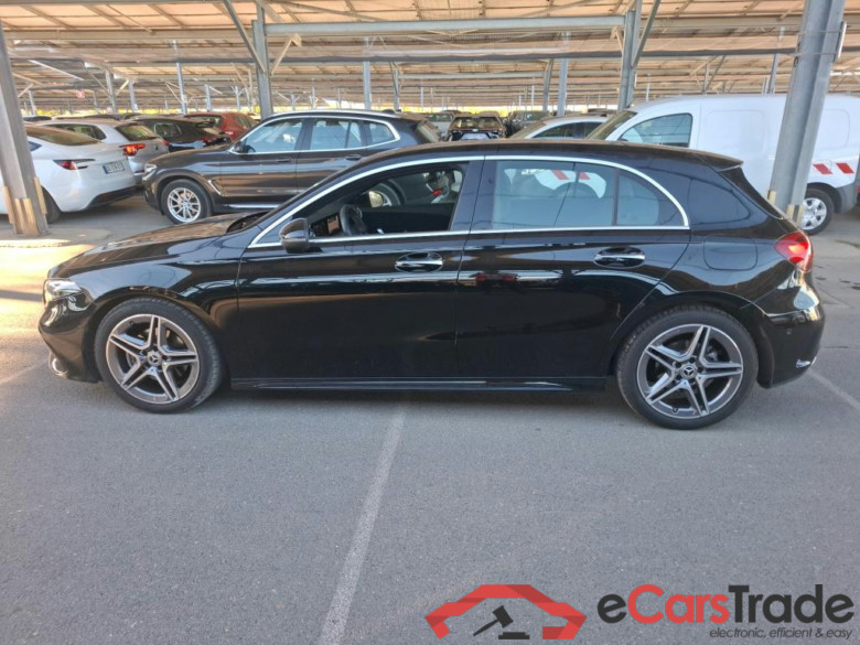 MERCEDES-BENZ Classe A Compact / 2022 / 5P / Berline A 180 AMG Line 7G-DCT #3