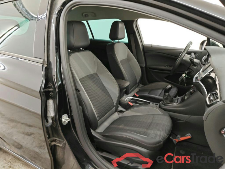 Opel Astra Sports Tourer 1.2 turbo 96kW Design & Tech 5d #3