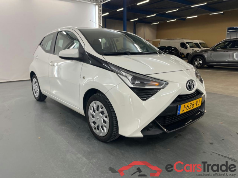 TOYOTA Aygo 1.0 VVT-i x-play #2