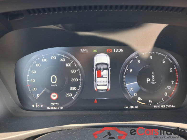 VOLVO XC40 / 2017 / 5P / todoterreno 1.5 T3 Auto #4