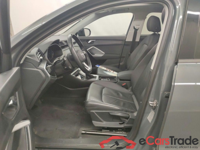 Audi Q3 35 TDI S Tronic Business Edition 5d #3