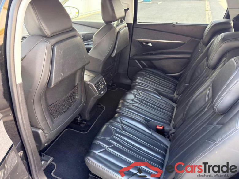 PEUGEOT 5008 1.2 PureTech Allure #5