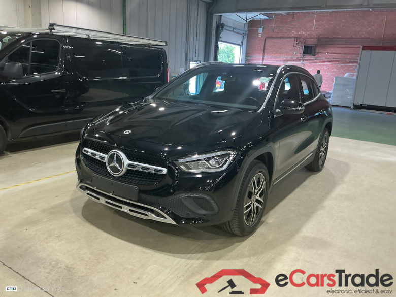 MERCEDES-BENZ GLA 2.0 GLA 180 D DCT BUSINESS SOLUTION
