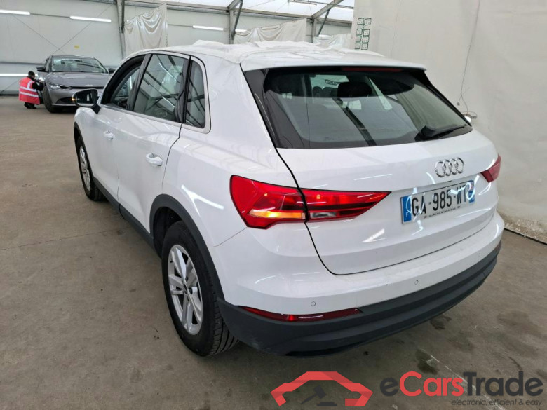 AUDI Q3 / 2018 / 5P / SUV 45 TFSI E 245 S TRONIC DESIGN #2