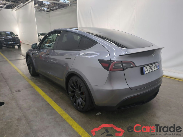 TESLA Model Y / 2020 / 5P / SUV Performance Dual-Motor AWD #3