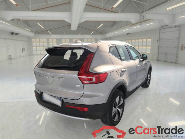 VOLVO XC40 / 2021 / 5P / SUV T4 RECHARGE PLUG-IN AUTO ESSENTIAL #2