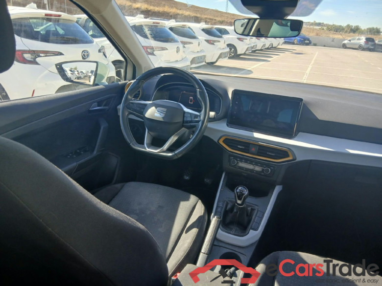 SEAT Arona / 2017 / 5P / todoterreno 1.0 TSI 81kW (110CV) Style Plus (AC) #3