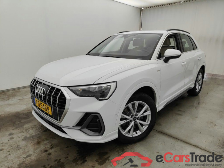 Audi Q3 40 TDI quattro S tronic S line 5d