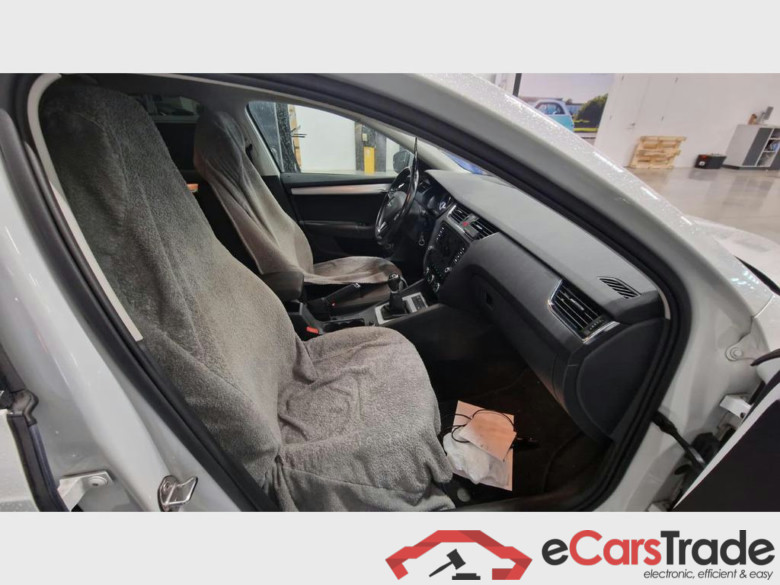 SKODA Octavia Combi Ambition 1,6 TDI 85 kW 5-speed mech. #5