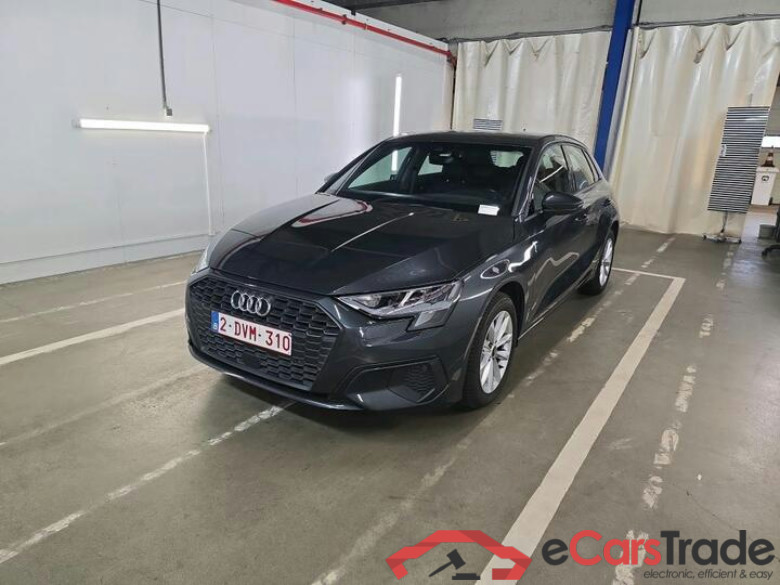 Audi A3 Sportback A3 Sportback 1.0 30 TFSi Attraction 81kW/110pk  5D/P Man-6 (4 seizoenen Banden) - CO2 indicatief