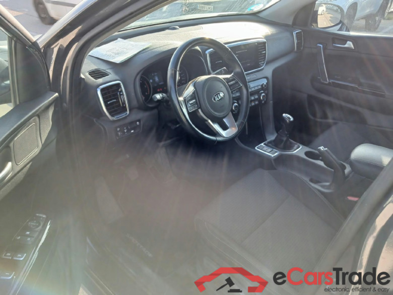 KIA Sportage / 2018 / 5P / todoterreno 1.6MHEV Drive 100kW(136CV) 4x2(Crist Tintados)(CX) #3