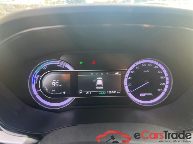 KIA Niro / 2019 / 5P / crossover 1.6 GDi HEV 104kW (141CV) Drive #4