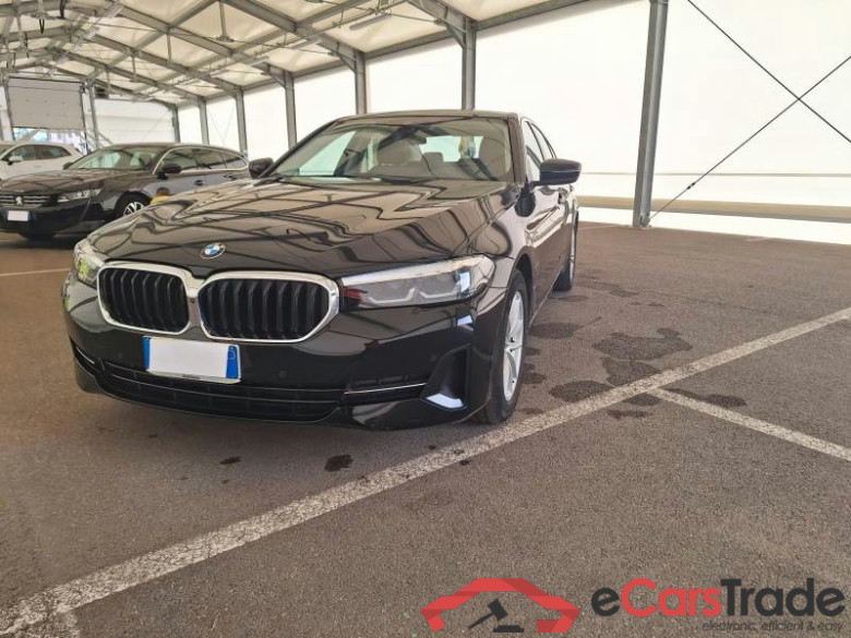 BMW SERIE 5 / 2020 / 4P / BERLINA 530E BUSINESS AUTO #1
