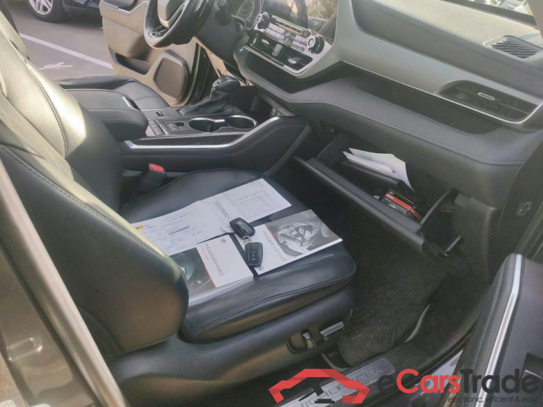 TOYOTA Highlander / 2021 / 5P / todoterreno 2.5 Luxury P. Metalizada #6