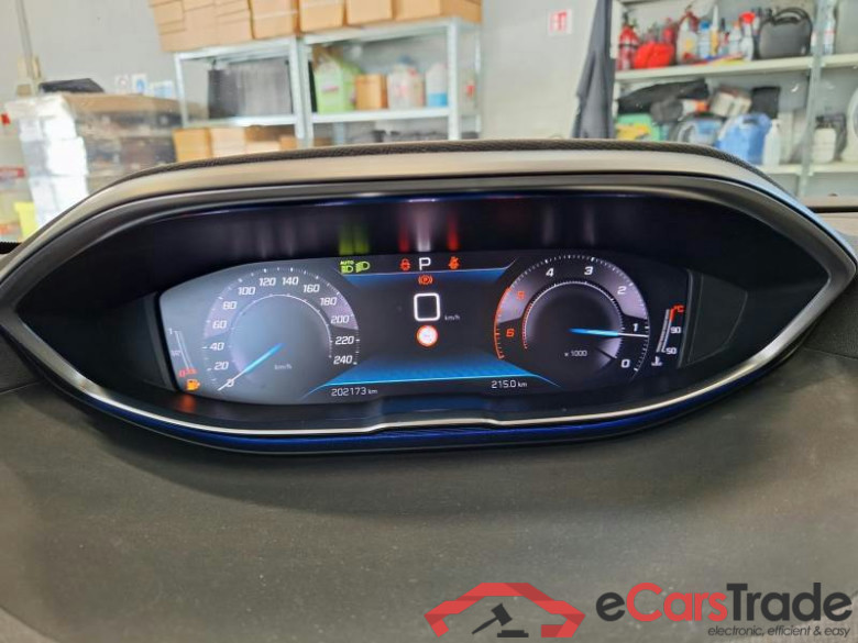 PEUGEOT 3008 / 2020 / 5P / SUV BLUEHDI 130 EAT8 SeS ALLURE #4
