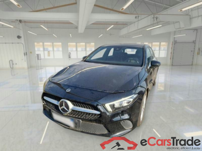 MERCEDES-BENZ CLASSE A / 2018 / 5P / BERLINA A 180 D BUSINESS #5