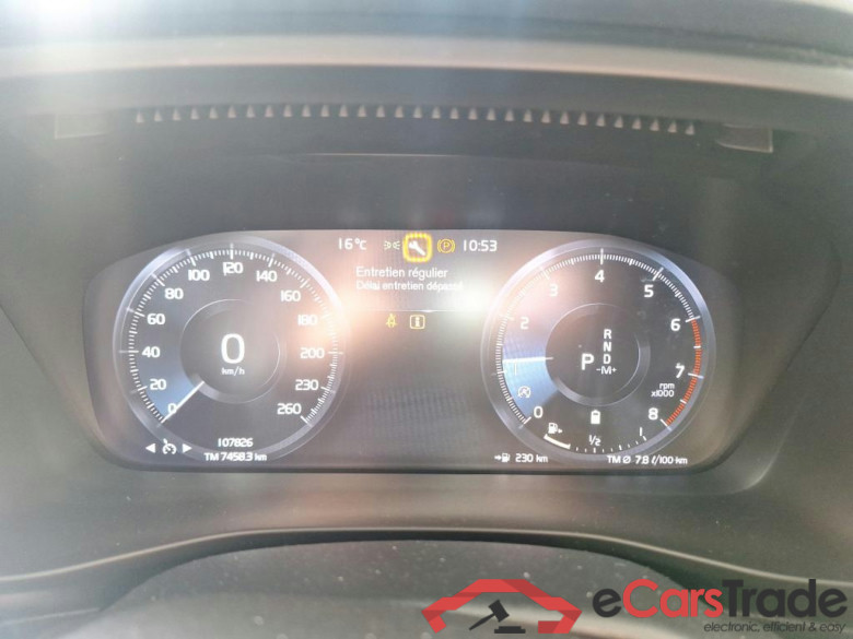 VOLVO XC40 2.0 B4 GEARTRONIC MOMENTUM PRO #1