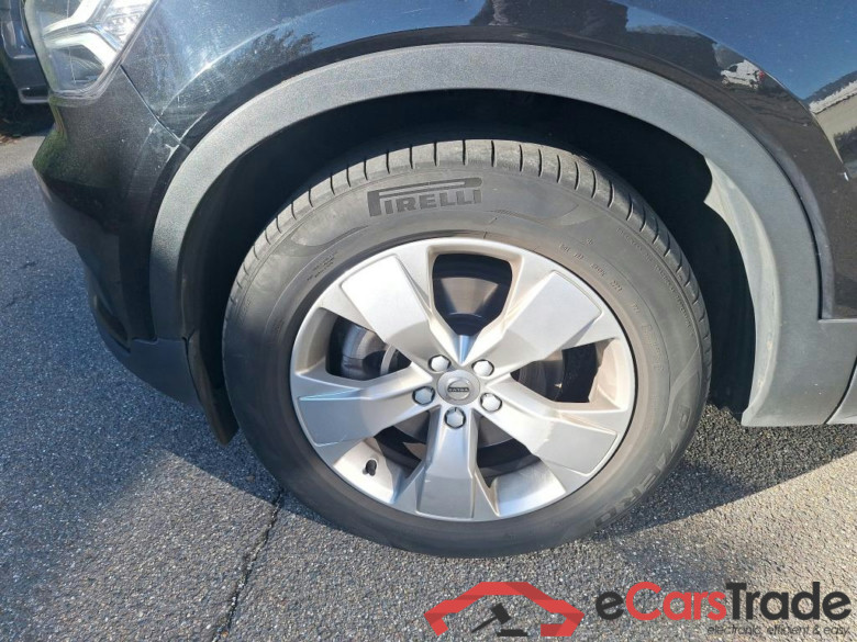 VOLVO XC40 2.0 B4 GEARTRONIC MOMENTUM PRO #6