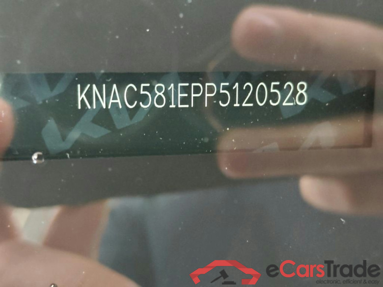 Kia EV6 77.4kWh GT AWD Performance 5d + Pano #6