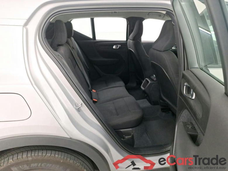 VOLVO XC40 1.5 T2 ESSENTIAL AUTO #6